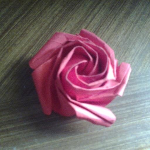 Ne merim više vreme na sate, 
ni po sunčevom vrelom hodu; 
dan mi je kad njegove se oči vrate, 
a noć kad ponovo od mene odu.