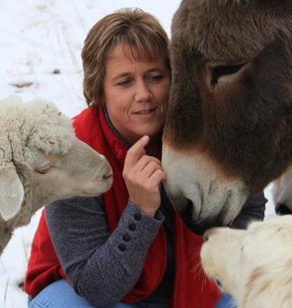 Award-winning author & photographer. Strolls the sagebrush rangelands of Wyoming with a herd of sheep and some really big dogs. 
http://t.co/7N8GwXB9o1.