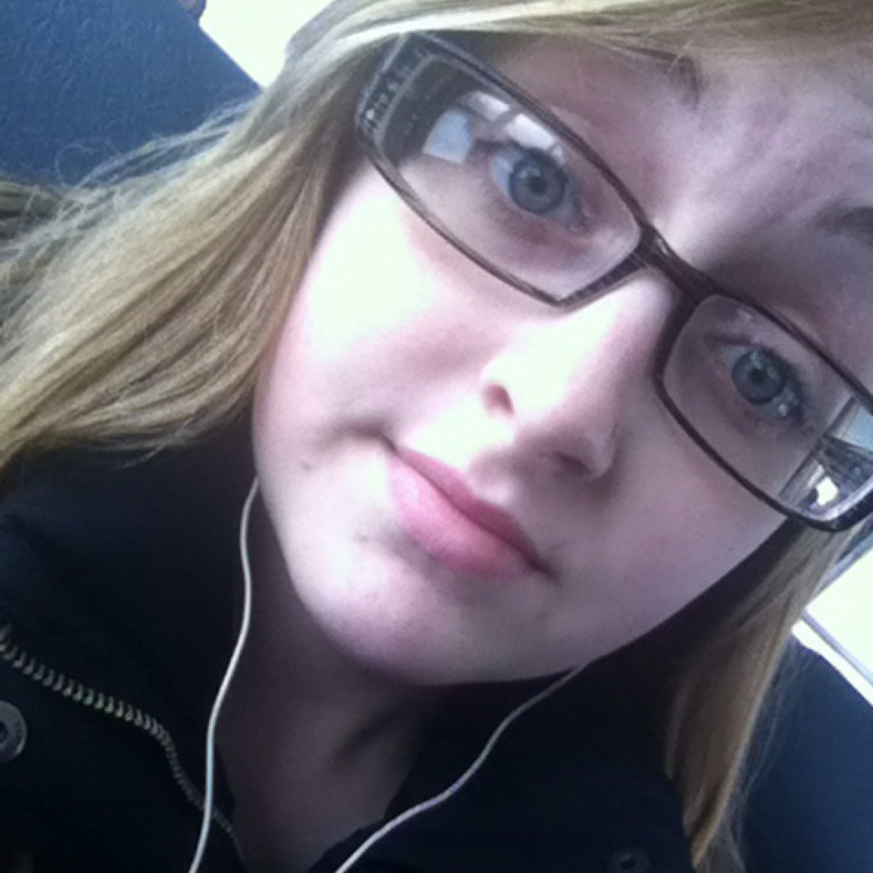 YlimeElizabethh's profile picture. 