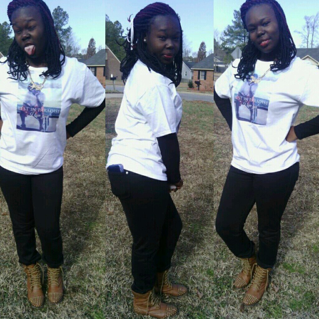 Hi , Antiona ♥ Follow My Main @LovelySND_ She My Main Bitch How About This Stop Twatching & follow us Its Chubby G World Y'all Just Living in it  Bye Now (: