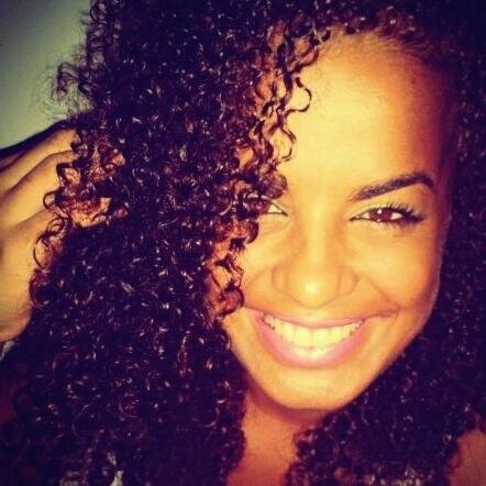em terra de chapinha , quem tem cachos é Rainha :P ...       # JesusCristo meu bem Maior