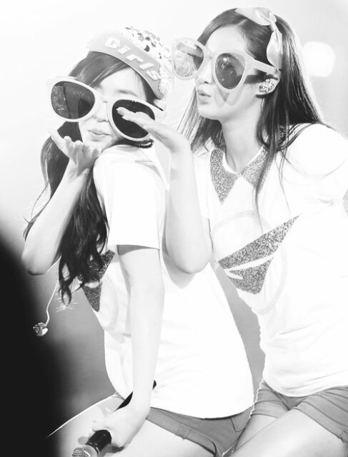 [Roleplaying account of Tiffany Hwang from Girls' Generation] © 1989