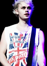 Hiya, just another annoying free follow account. Please follow @Triona95 and I'll follow back, you'll get two follows for one :) ilyx