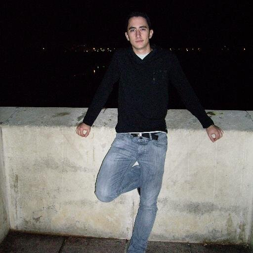 DanielConradoJ's profile picture. Estudiante de veterinaria, amante de la música y de la naturaleza.