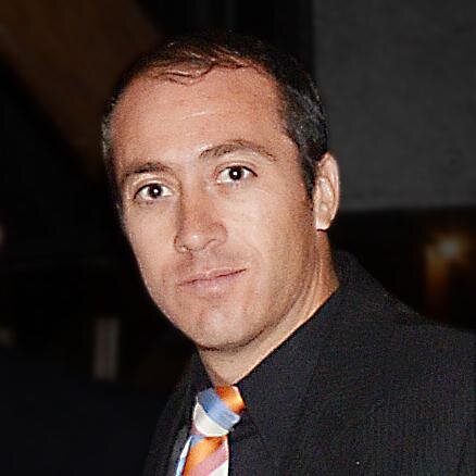 Periodista, Ing. Comercial, Máster en Deportes, Diplomado MK Deportivo. Diplomado Gestión Proyectos Deportivos. Diplomado Gestión Eventos Deportivos.