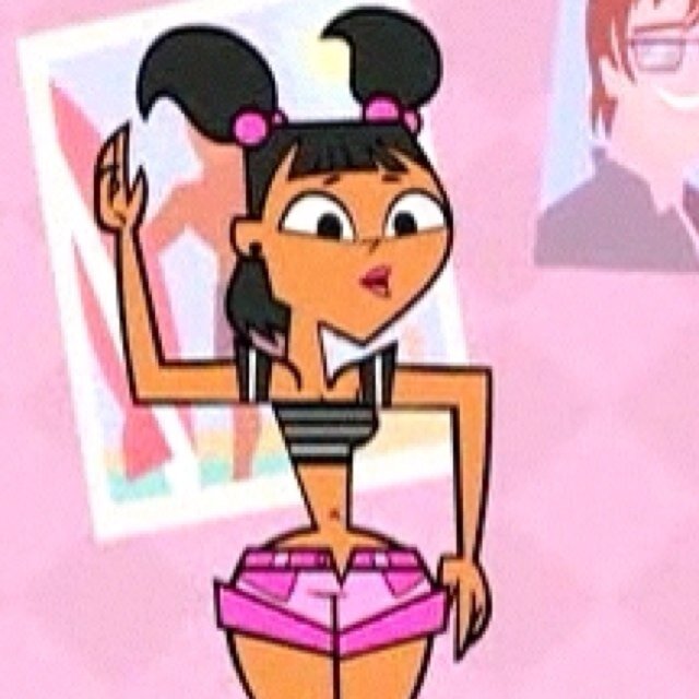 Katie from the reality show Total Drama Island! Im a huge KatyCat and Saxobeat! FOLLOW MEEEEE!! #SinglePringle EEEEE I LOVEE LIFEE!!