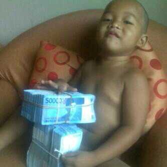 novivian869's profile picture. belajar bersyukur dengan yang ada..