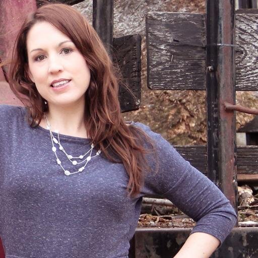 I live in Austin and work at a software company. I love gaming and technology, and think geek is chic.