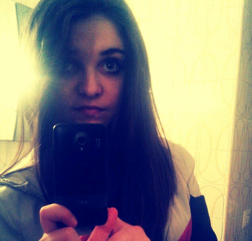 Porque sera que la gente tiene dos caras? Para criticar el doble a la gente.    Yoo solo se que te amo ,te iiubesc 3.