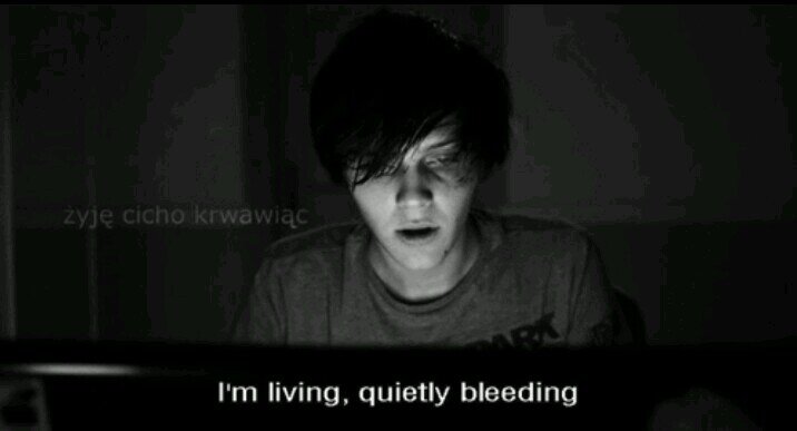 quietlydieing's profile picture. but I'm smiling at everything..