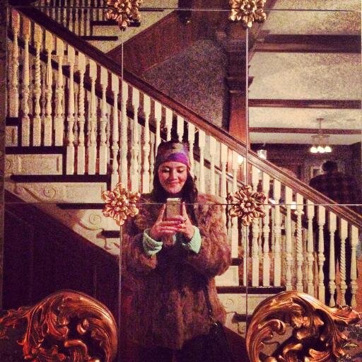I live a tapa inspired lifestyle where spontaneity is bliss, friends an family are embraced, and fashion is paramount.