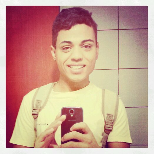 Cristão, 20, Feliz.