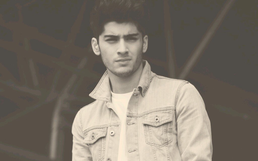 i am zayn . love life , im gay, a bit shy. talk to me   :)
