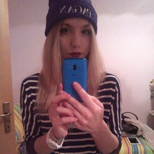 I'm a walking contradiction.//Laureata in Comunicazione e Società//Milan ♥