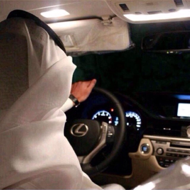 ما لـ العتاب الا : صدور المناديل .. و لا وداع الا : الوداع الغصيبه !! ما خفت احبّك حيل .. خفت اكرهك حيل .. و الكره من بعد المحبّه ؟#مصيبه