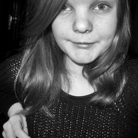 I'm a Belieber ♥ I love Justin ♥ 
Justin, please follow me :(