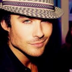 Esperando Beijo delena na chuva