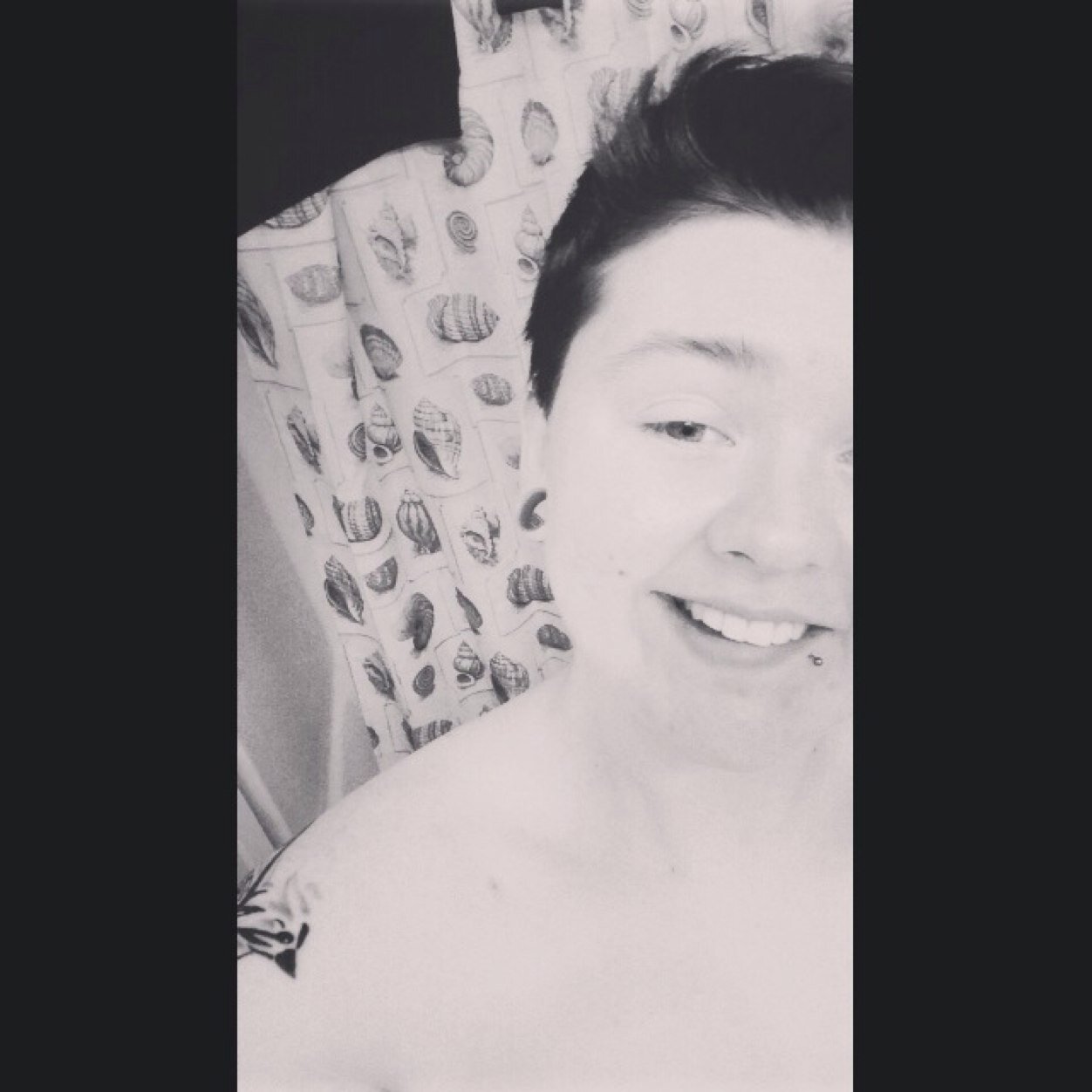 s_parks7213's profile picture. Gay. 18. Stretched ears. Tattoos.