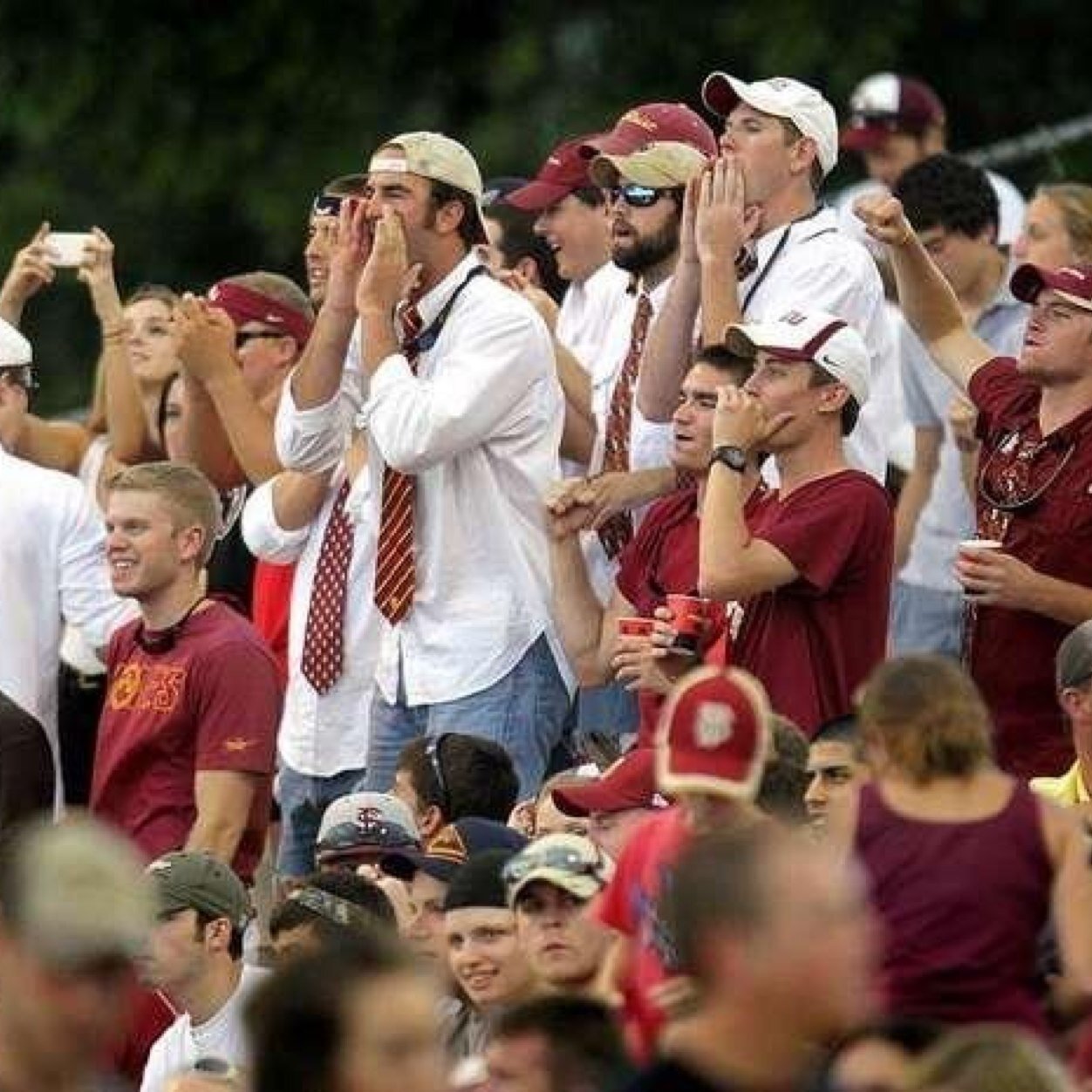 Unofficial student organization consisting of diehard FSU Baseball fanatics. A visiting right fielder's worst nightmare. Not associated with FSU #GoNoles
