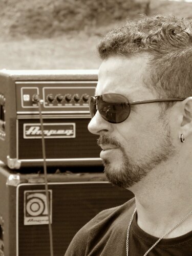 ...baixo na veia,...música na mente,...meu amor  @NataneRochaSP no coração....E é claro JESUS MINHA INSPIRAÇÃO 100% Som da Promessa...