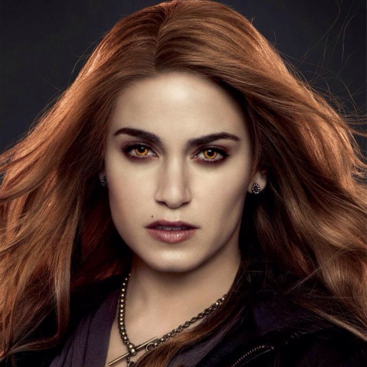 @BetaJadeyS and @PhoebeH84858828's daughter. Witch/vampire. Siblings:@Reihart_Twins @Tiny_Reinharts and @AngelinaPaigeR. Rp.