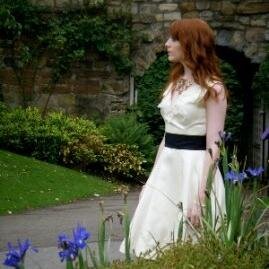 BA Fine Art Graduate. I love homewear, dark chocolate, gin, cakes & especially kittens... x x