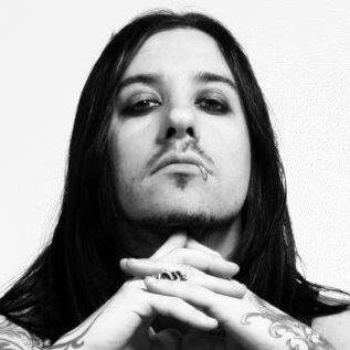 Fã Clube criado para prestigiar Cadu Pelegrini, vocalista da banda Kiara Rocks e a nova voz do Rock nacional.