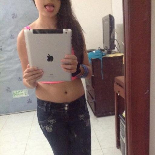 ☆☆♥♥
   #andresbriñes.Nunca te rindas, a veces la última llave es la que abre la puerta.

♥♥
☆☆