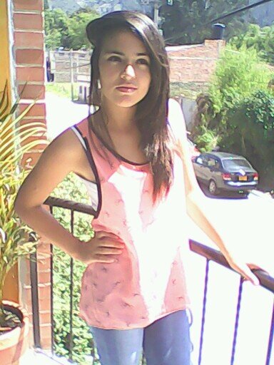 DayisZrtha's profile picture. 