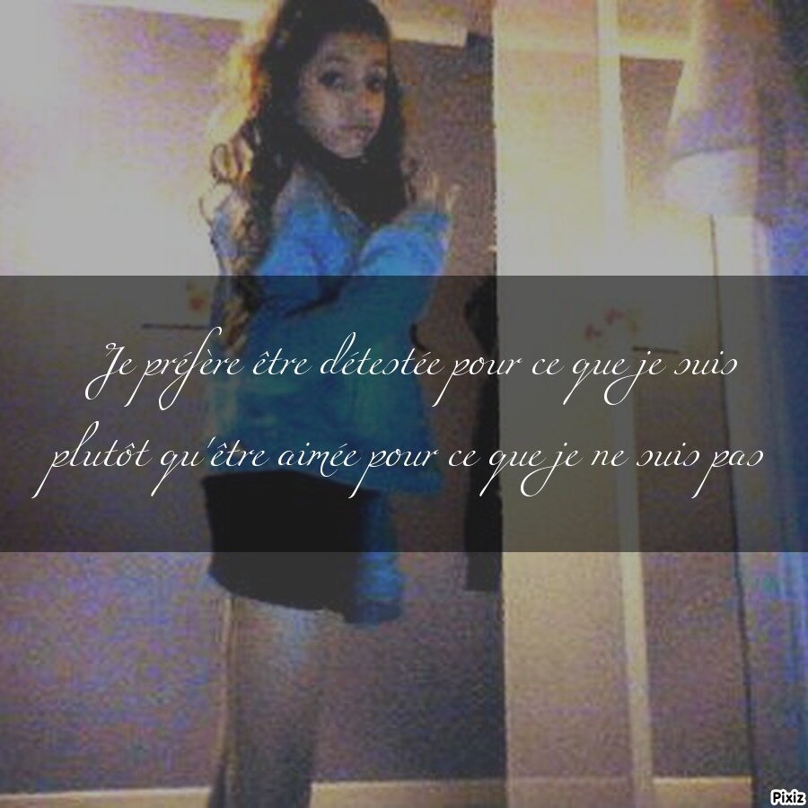 Laureen ma sœur, Jenny mon amour♥.
Ma meilleure amie♥. Maxime le frère♥ Je t'aime♥ Julie mon bébé♥.