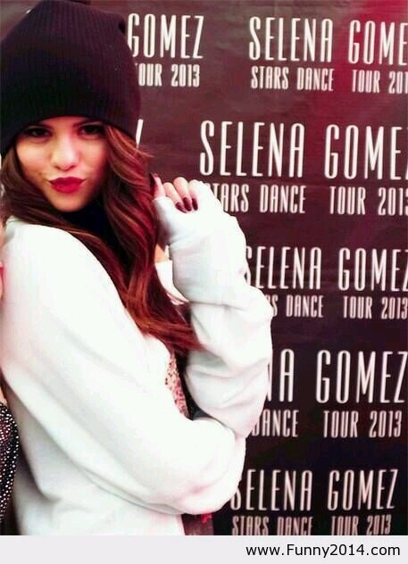Hi! I am lovatic, directioner, selenator and smiler ♥
