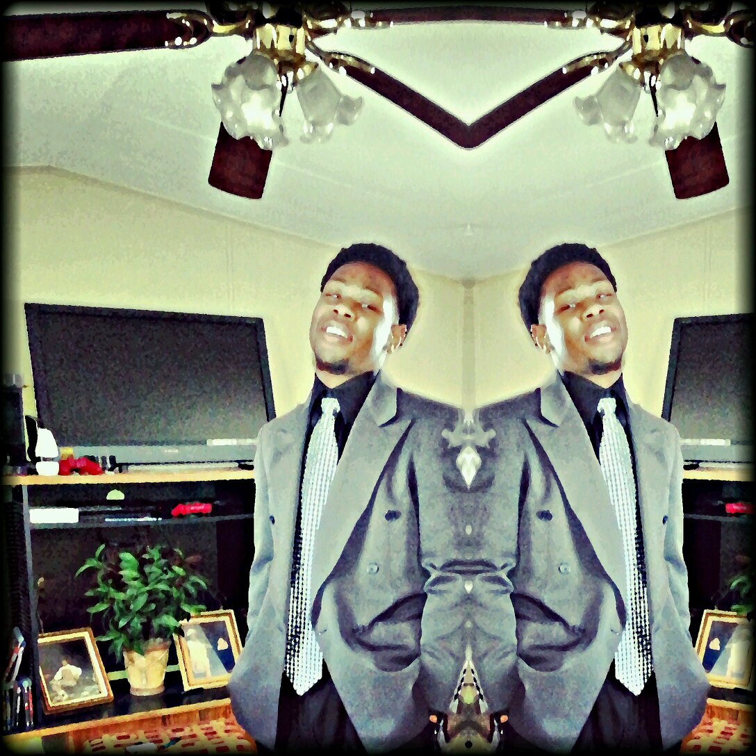 This Yo Boa Hosea Jus Ay Young Nigga Chasin His Dreams #IronHawgEnt #Dancer & 
Yu Follow Me I'll Follow Yu Back... #salute