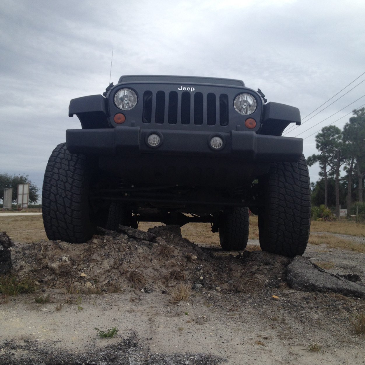 I may be a queen, but I like my crown on the rocks Jeeper OlllllllO