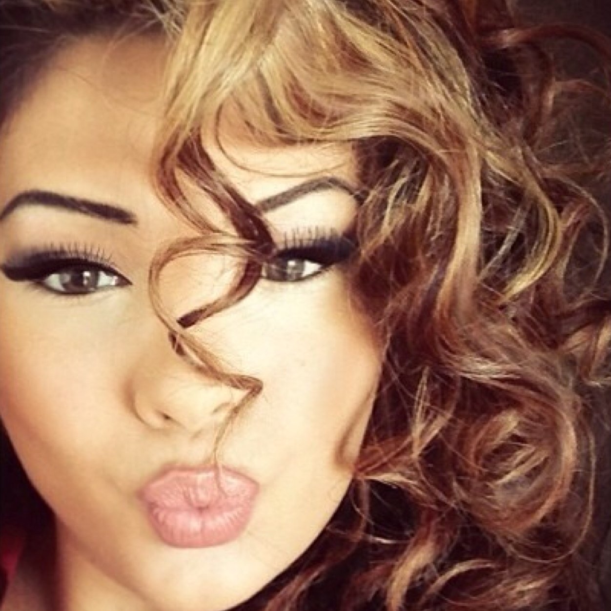 leonoraB1's profile picture. Leonora Bektashi - only takes one nation