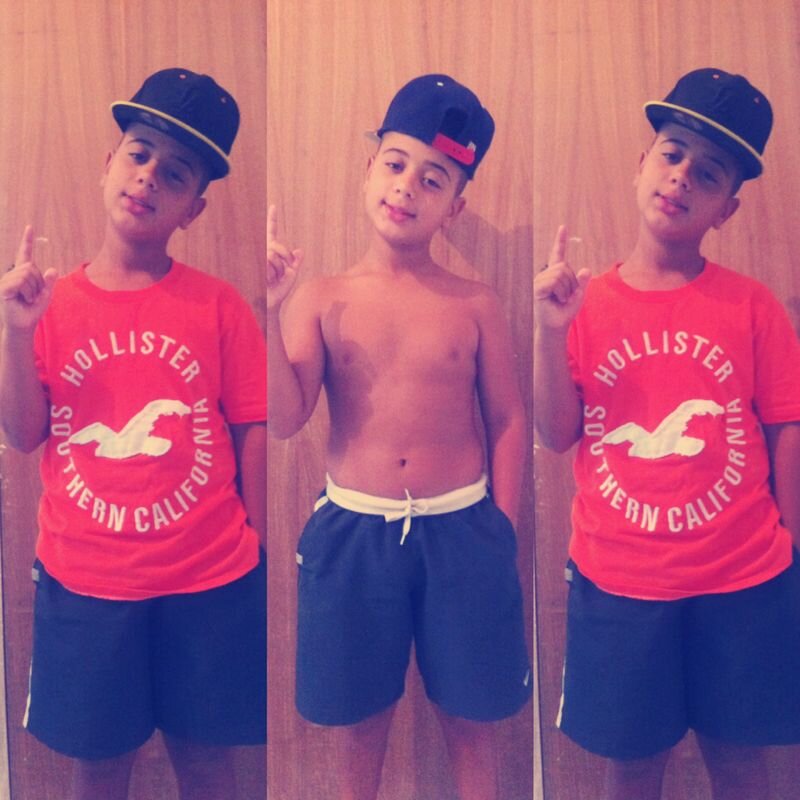 13 anos , ousado e jogador de futebol ! (: