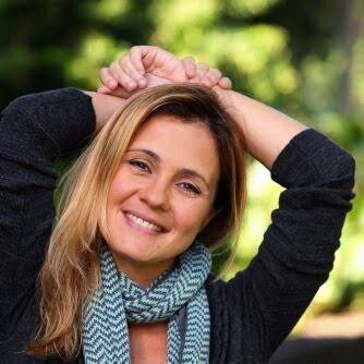 adoro IRENE RAVACHEacho ela uma atriz super linda e talentosa odeio quanto chingam há irene odeio pois ela  parece que esta me chigando