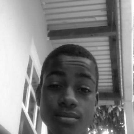 Bitches_Niqqa's profile picture. Welcome To My Twitter Page !! Hit Tha Follow Button && I'll Follow Back xDD ' || Marley Whazz Hea !! 3 3 :* || Kinna Passed Byyy.. ! :* :* II #Football :'D