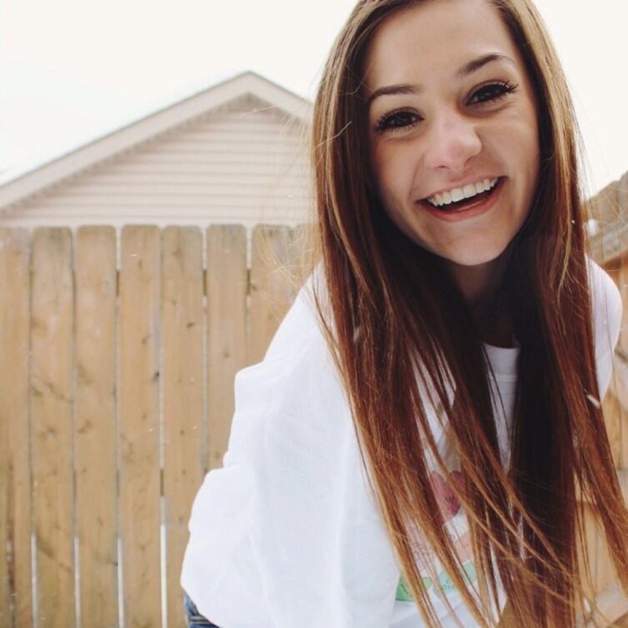 Heey_ItsIzzyy's profile picture. she said she could