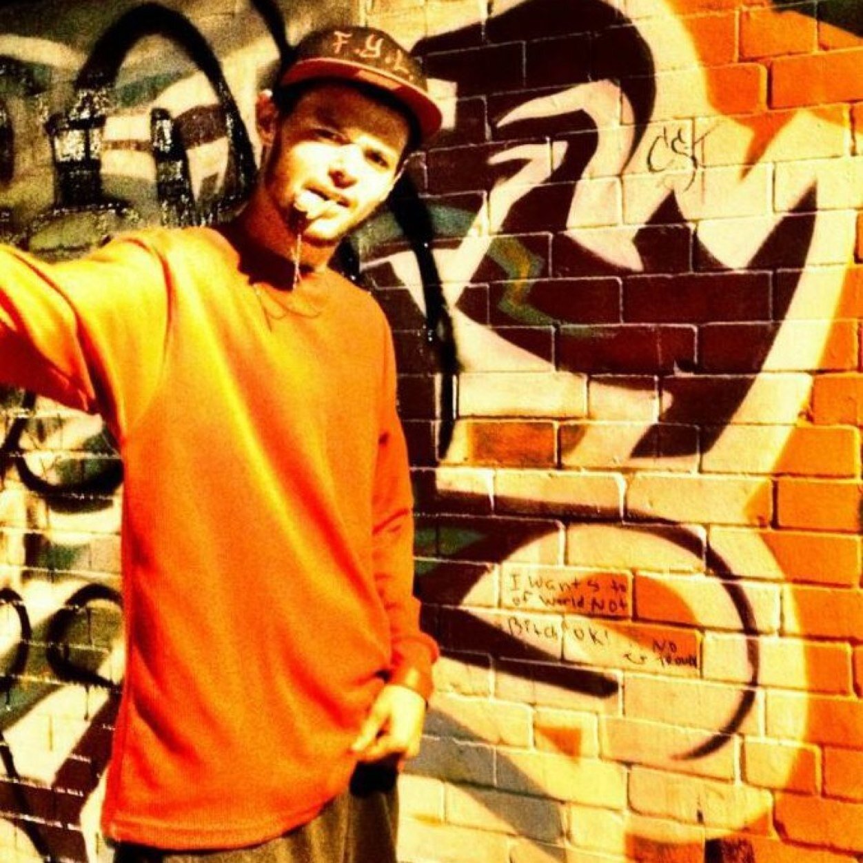 22 year old sports fanatic! Die hard sanfrancisco 49ers fan. Quest for six. OREGONized lifestyle (Fifty4OneENT.) happily ingaged to the most beautiful girl