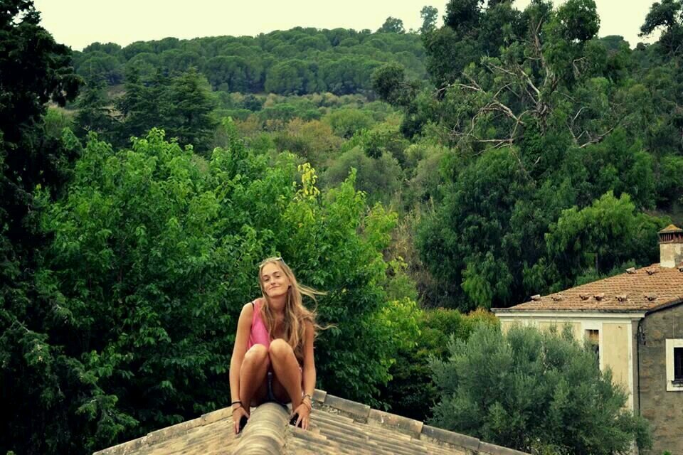 brunaarumi's profile picture. I'm in love with cities I've never been to and people I've never met