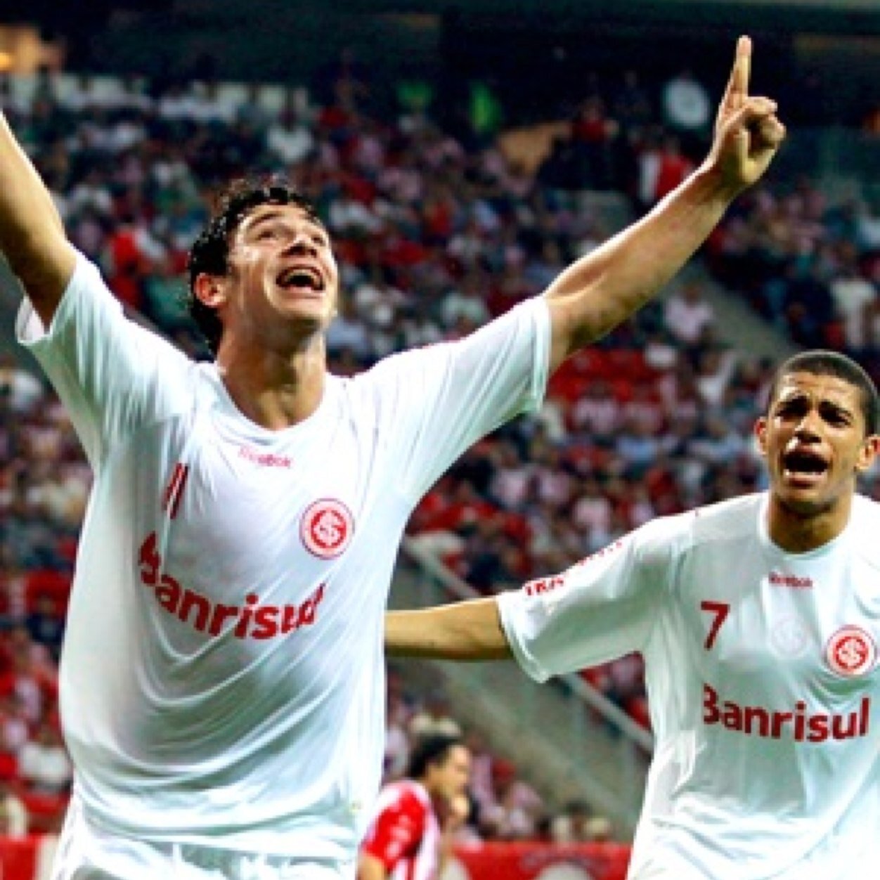 Em 1909 nasceu um grande campeão é o vermelho infernal, Ó INTERNACIONAL que eu vivo a exaltar! ❤