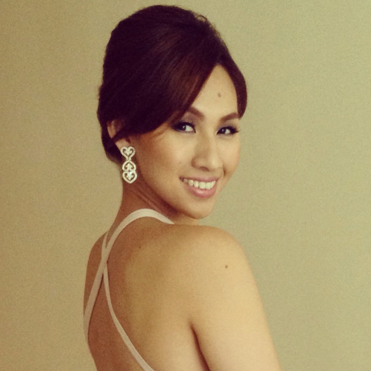 pam_bello's profile picture. you think you know me.