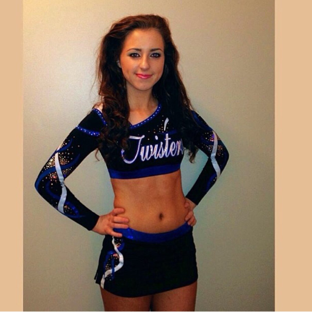 yourcheerlife's profile picture. Insta: @perksofacheerleader