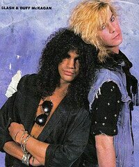 NÃO GOSTA DO SLASH E DO DUFF NEM SEGUE....A E SE NÃO GOSTO PROBLEMA É TEU _|_
QUEM MANDA AKI É AS GUNNER'S