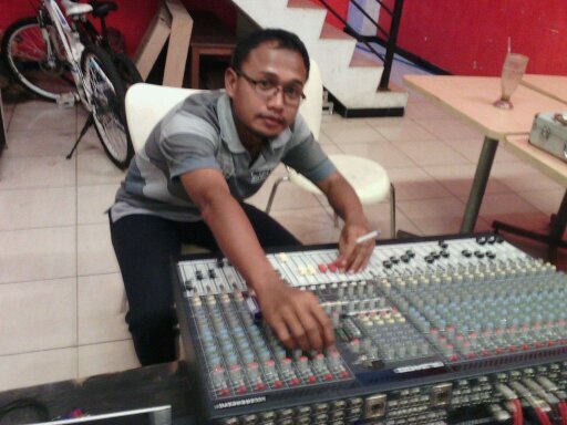 litung1's profile picture. 