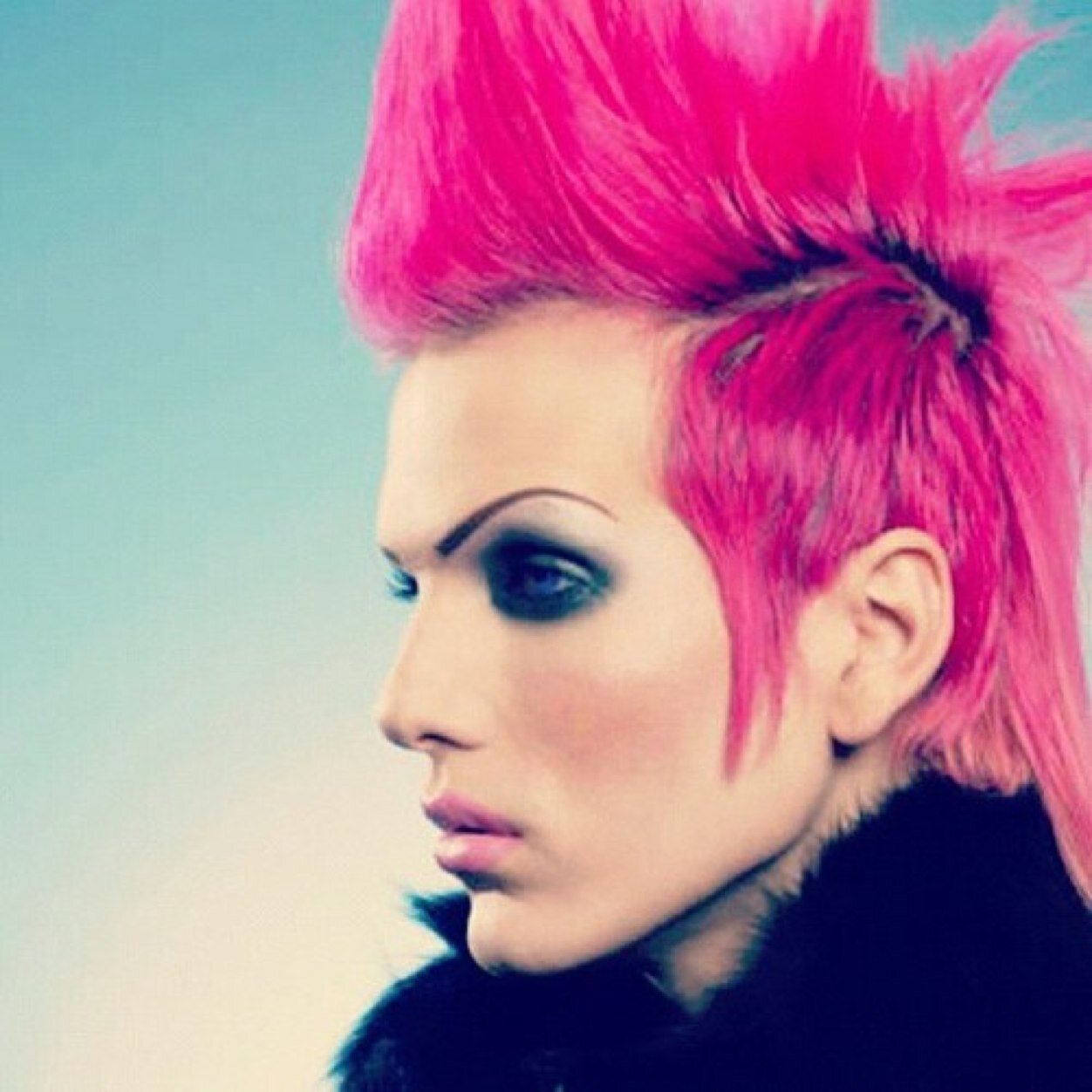 JeffreeFckinS's profile picture. If you dont know who I am then you need to get your fucking facts straight. I am the queen of pink, bitches