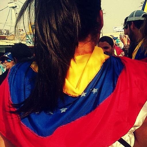 Cajita_Felizz's profile picture. This biography is empty for lack of love.