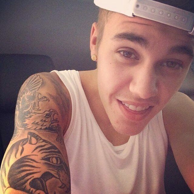 Idk lol #MusicMondays Follow me dont unfollow just ask if you want a follow back #Janoskianator #TeamKandler #KANIEAC #Mahomie