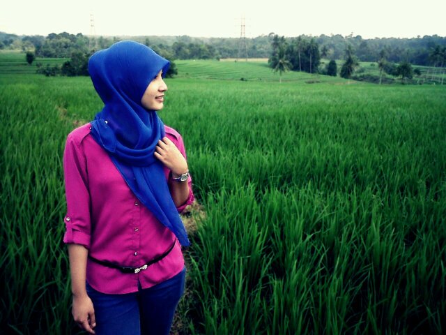 Lulu_GweeNd's profile picture. Tak perlu dia yang sempurnauntuk bisa bersamaku,, karena yang aku butuhkan...adalah...dia yang tau kekuranganku tapi tetap ingin bersamaku...