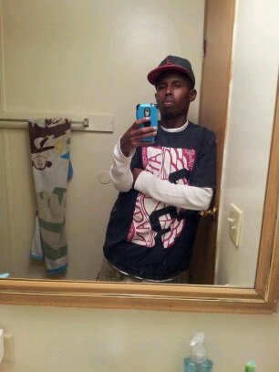 aham1990's profile picture. 